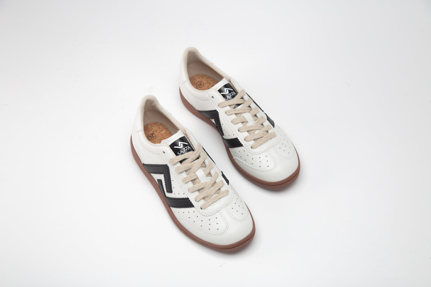 SA77A STEPS NOIR ET BLANC